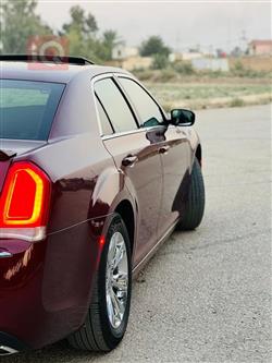 کرایسلەر 300